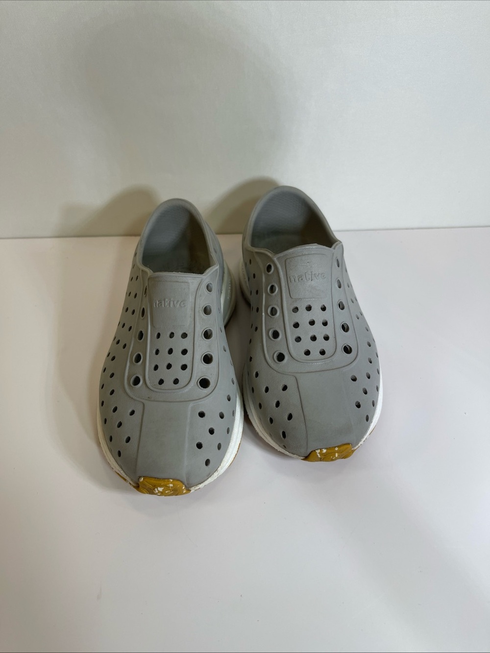 Native Robbie Sugarlite Slip-On Grey/White Unisex Kid's Size C8 Water Shoes EUC
